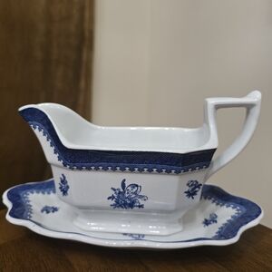 Vintage Springfeild Wedgwood Gravy Boat With Detached Underplate Saucer Signed